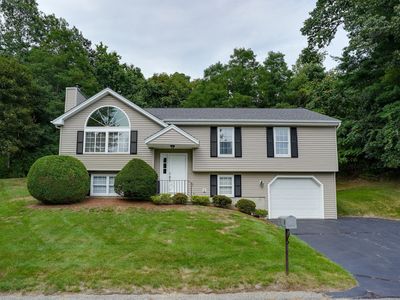 3 Greenside Ln