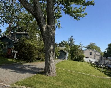 10 Tioga Ave