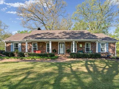 350 Country Club Rd