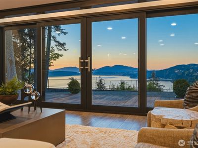 4101 Edith Point