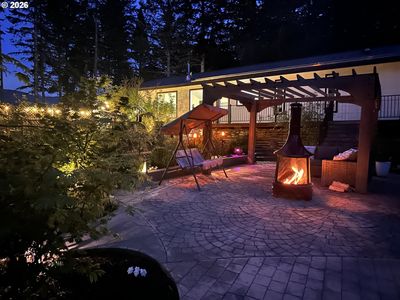 11 Edgewater Dr
