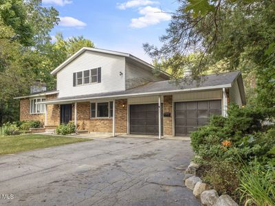23 Sunset Drive
