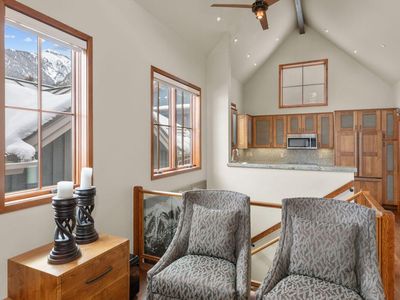 567 W Pacific Ave #B