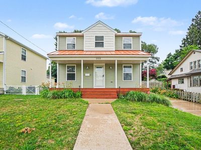 2123 Lakeshore Dr