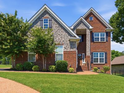 127 Waters Hill Cir