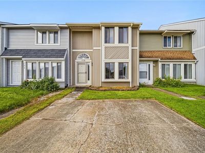 719 Waters Dr