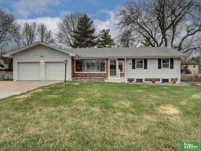 7905 Crown Point Ave