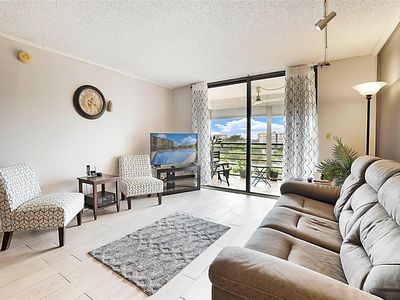 1400 Saint Charles Pl #616