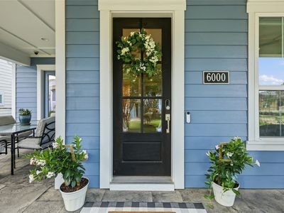 6000 Monterey Mews