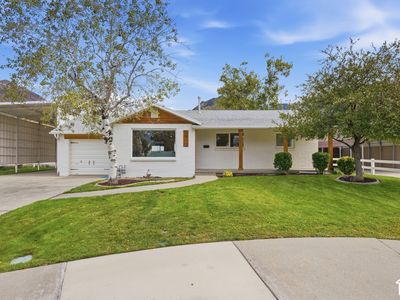 3909 S Birch Dr