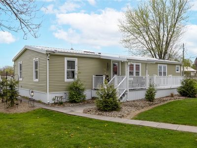 14 Emerald Dr