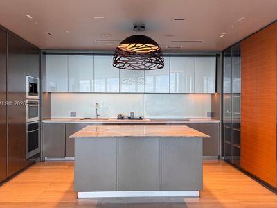 18975 Collins Ave Unit 2500