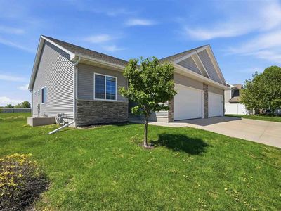 Property at 113 Wild Rose Ln, Solon, IA