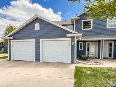 1419 N Conifer Pl