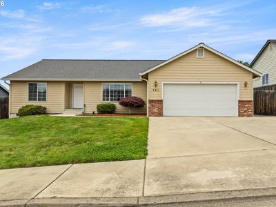 186 NW Woodduck St