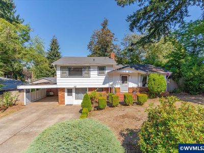 239 Moonlight Ave SE