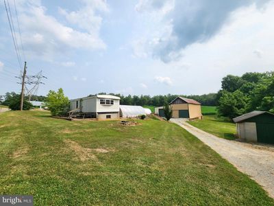 36 Old River Rd