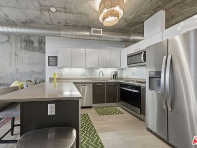 645 W 9th St APT 406