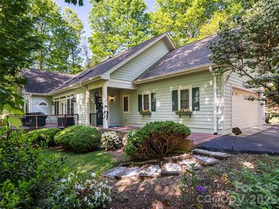 4 Dogwood Glen Cir