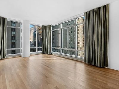 18 W 48th St APT 15B