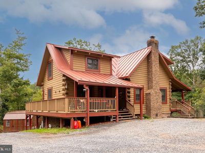 1305 Whispering Pines Rd