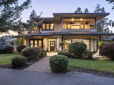 19062 Mount McLoughlin Ln
