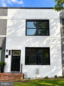 1206 16th St NE
