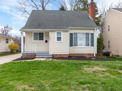 Property at 400 Elmwood Rd, Bay Village, OH