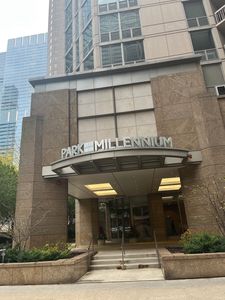 222 N Columbus Dr APT 511