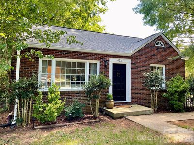 652 Davie Ave