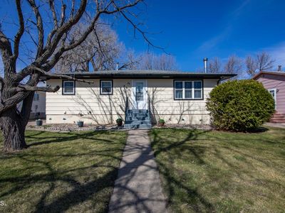 209 3rd Ave SW