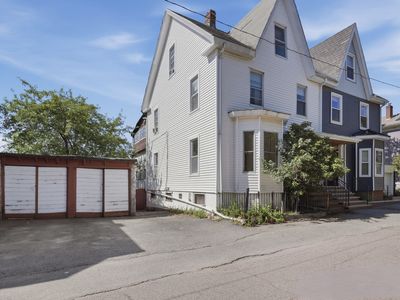27 Cranston St