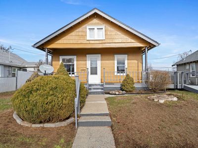 917 E Longfellow Ave