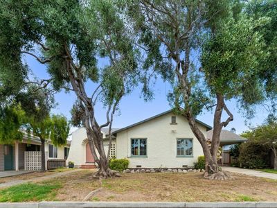 4855 Crystal St