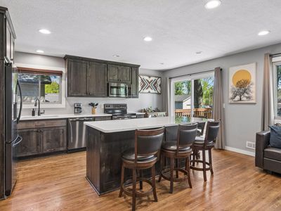 833 Oriole Dr