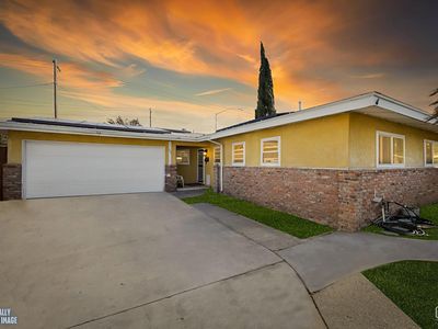 901 Monna Ave