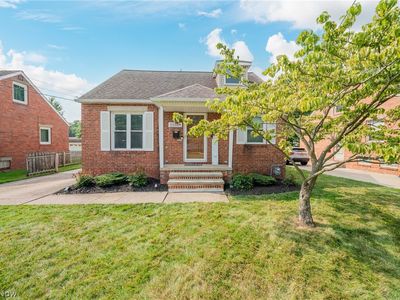 Property at 22589 Macbeth Ave, Fairview Park, OH