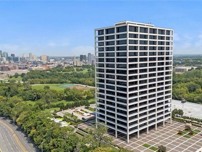 700 W 31st St Suite 1405