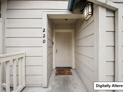 1400 El Camino Real APT 220