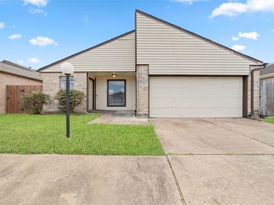 6611 Grandvale Dr