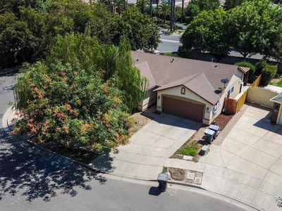 1909 Roussanne Avenue