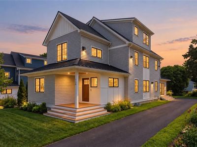 118 Newport Ave