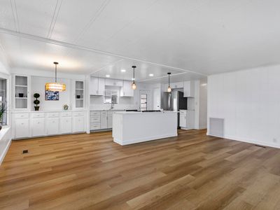 39016 Gayle Bay