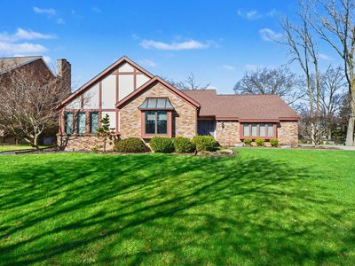 2345 Capilano Ct SE