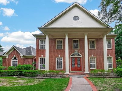 37 Greensward Ln