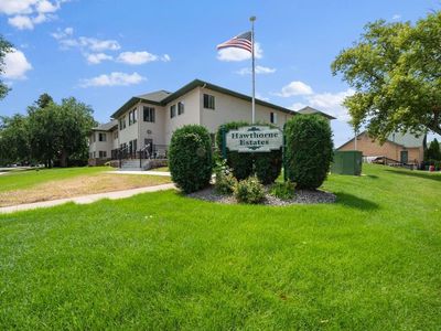 912 Hawthorne St Unit 104
