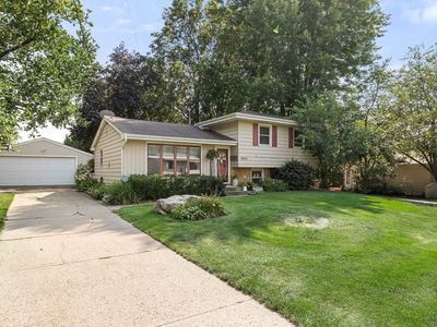 4913 Ash Dr
