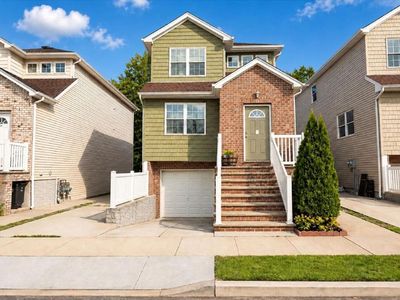 36 Riverside Ln