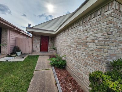 6118 Linnhaven Dr