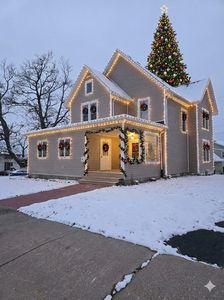 627 South Madison Street